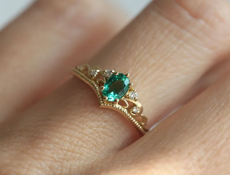 JACQUELINE OVAL EMERALD RING view 2