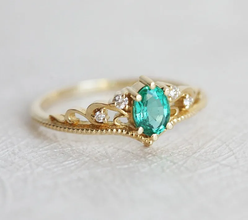 JACQUELINE OVAL EMERALD RING view 3