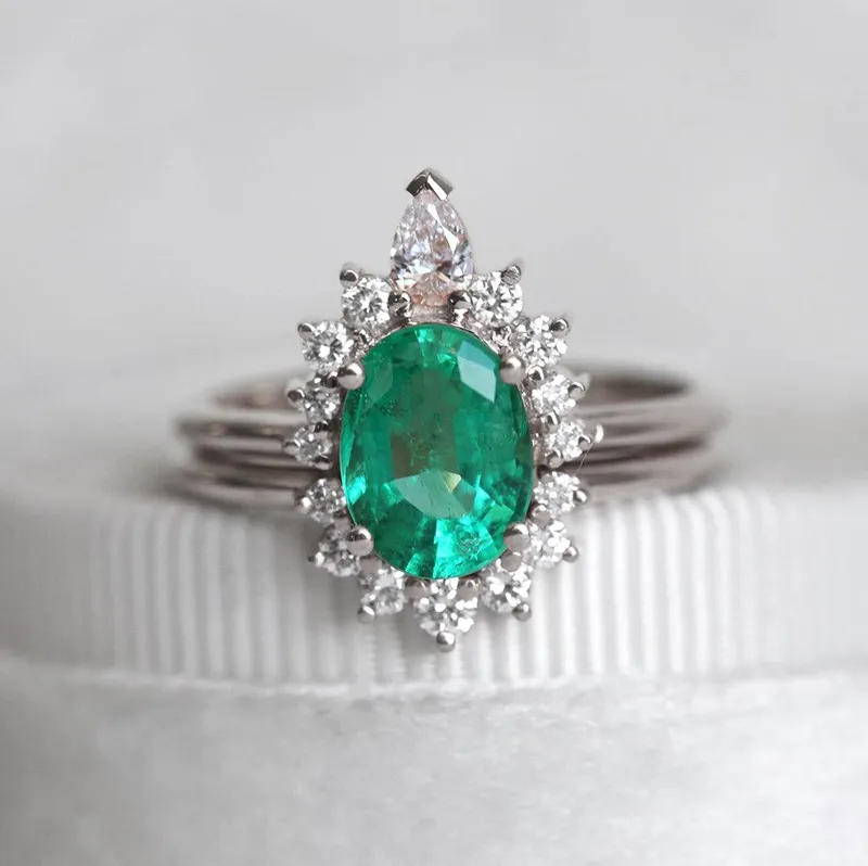 Janice Oval Emerald Ring Set view 12