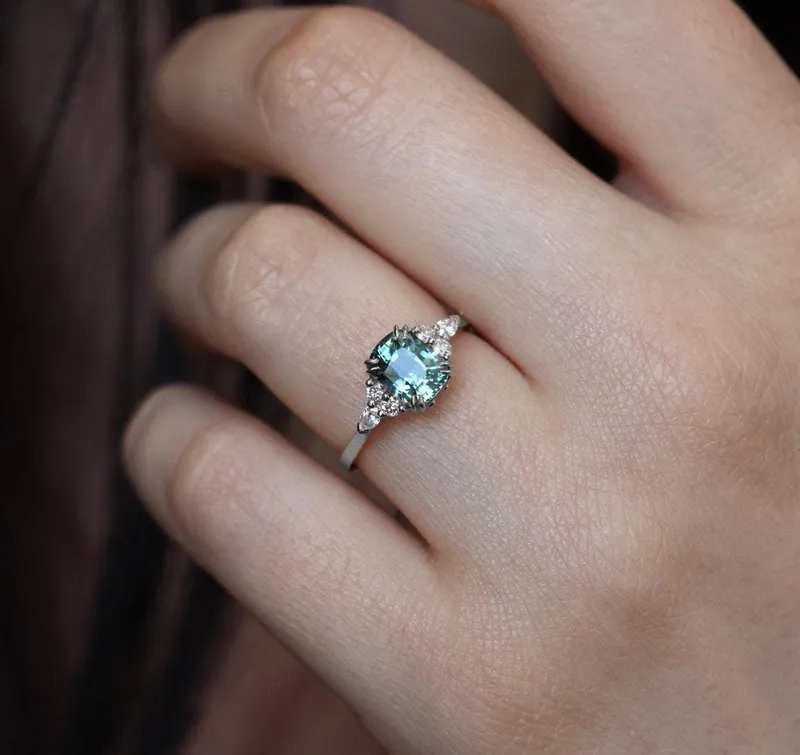 Judy Ceylon Sapphire Diamonds Ring view 6