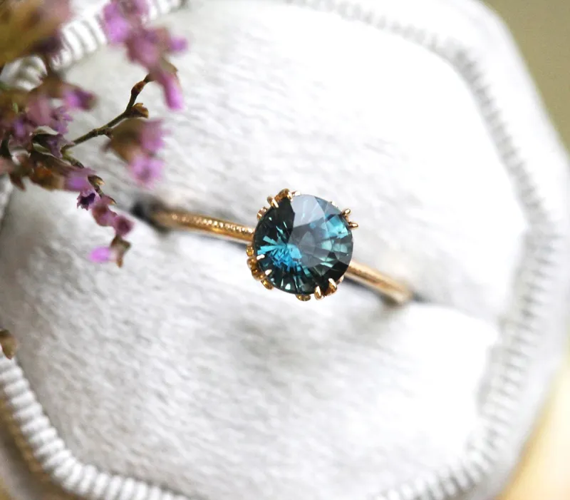 Julia Sapphire Ring vy 11