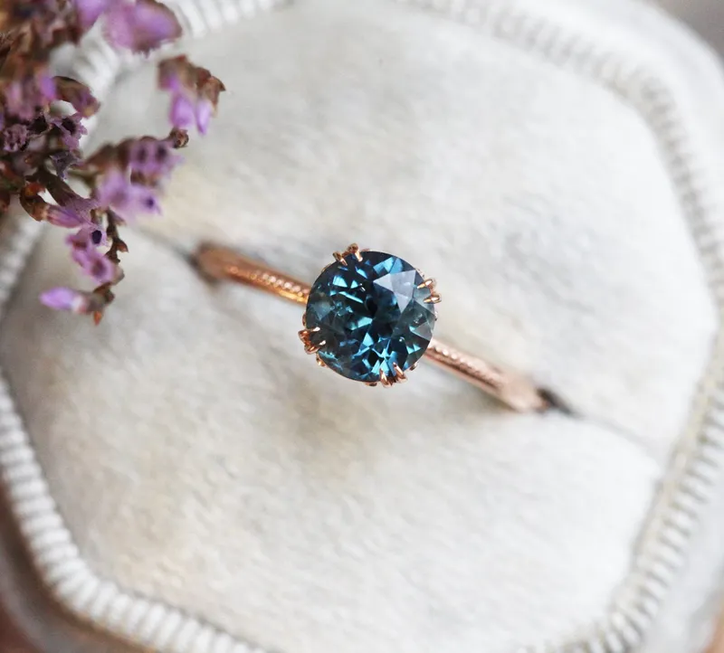 Julia Sapphire Ring vy 4