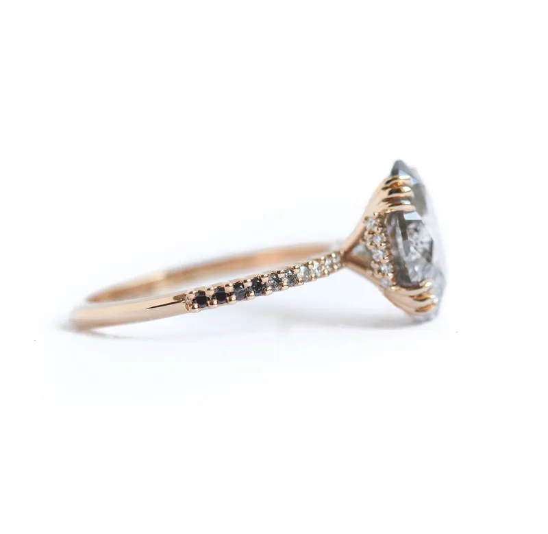 KAYLA OVAL SALT AND PEPPER DIAMOND RING vy 2