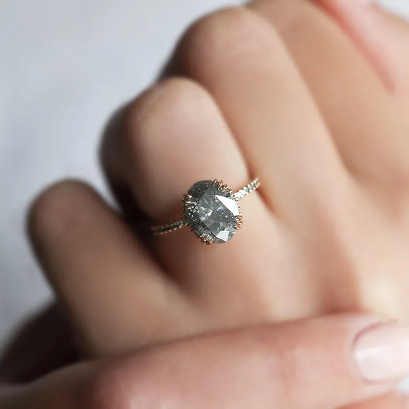KAYLA OVAL SALT AND PEPPER DIAMOND RING vy 5