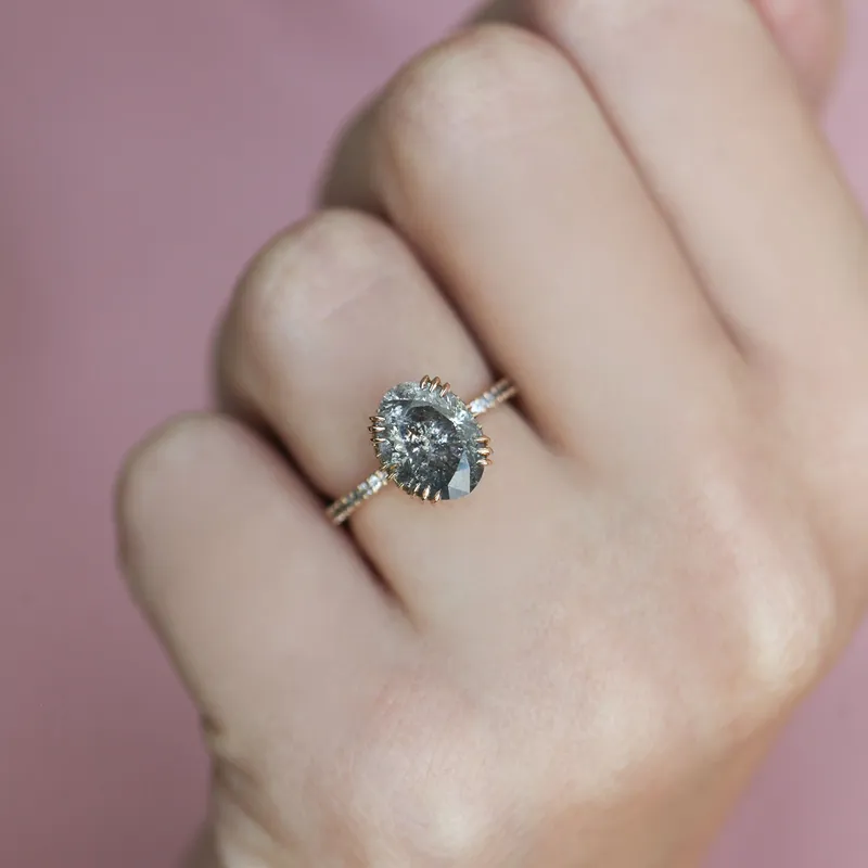 KAYLA OVAL SALT AND PEPPER DIAMOND RING vy 6
