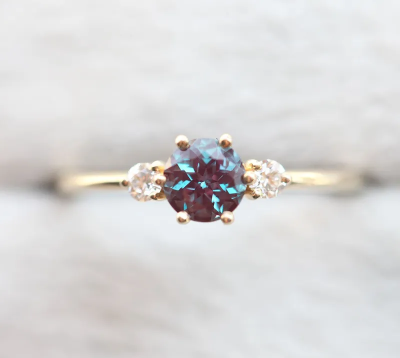 Kelly Alexandrite Ring vy 4