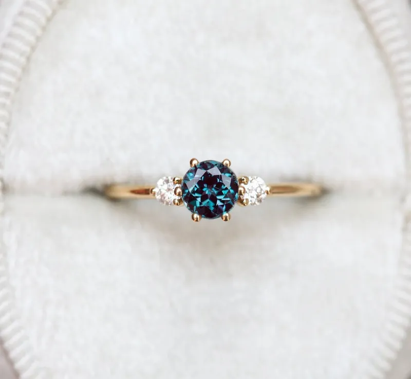 Kelly Alexandrite Ring vy 5