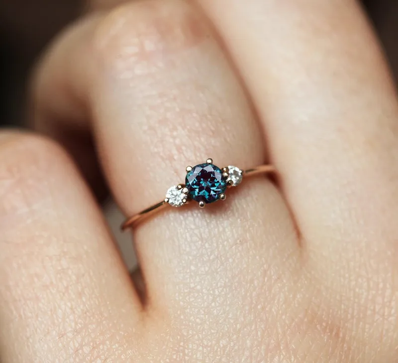 Kelly Alexandrite Ring vy 9