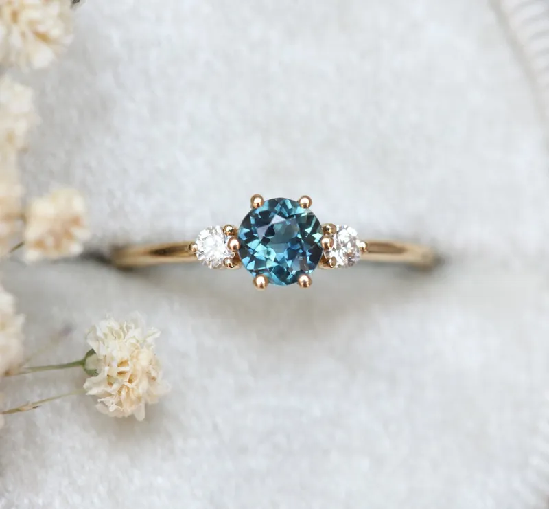 Kelly Blue Sapphire Diamond Ring vy 4