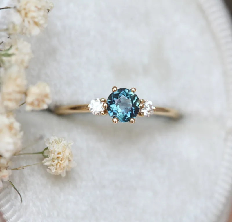 Kelly Blue Sapphire Diamond Ring vy 7