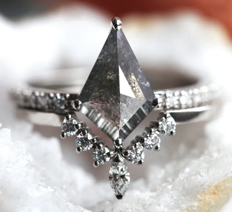 KIARA KITE SALT & PEPPER DIAMOND RING SET vy 4