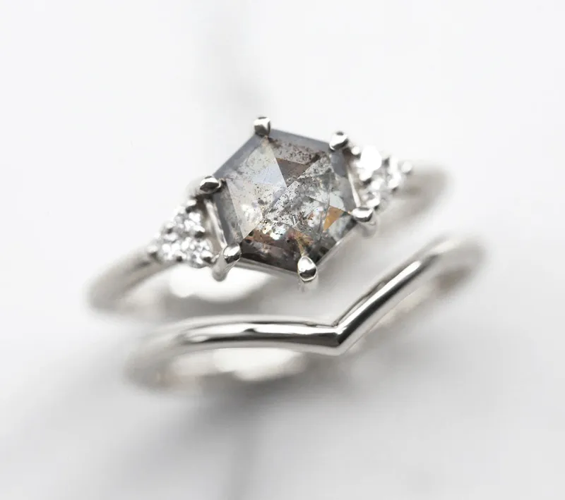 Klara Salt & Pepper Diamond Ring Set vy 10