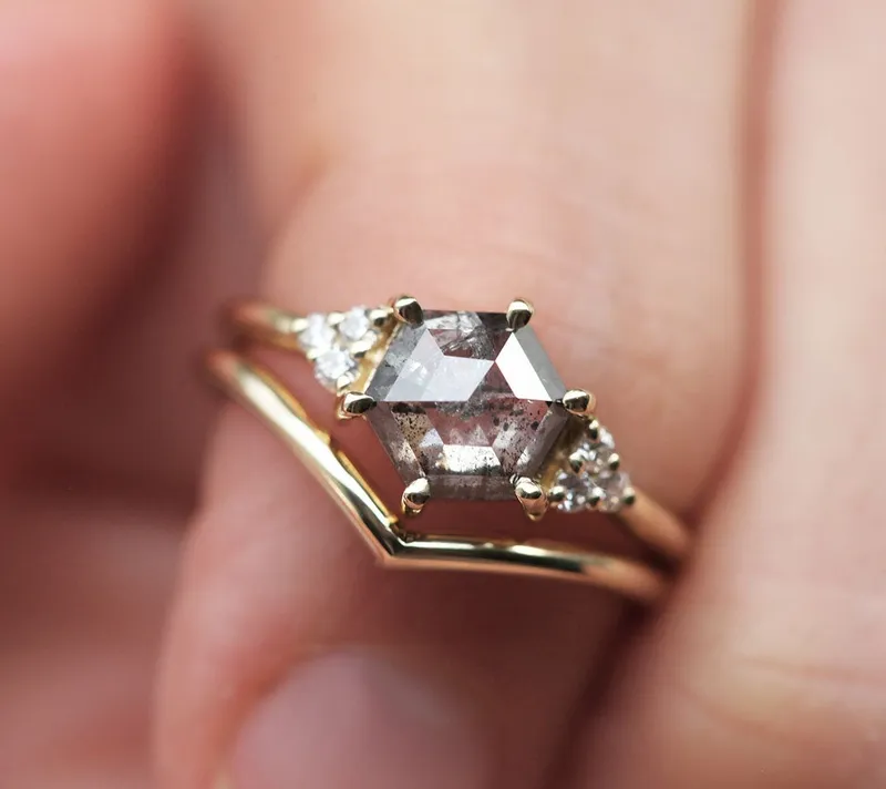 Klara Salt & Pepper Diamond Ring Set vy 2