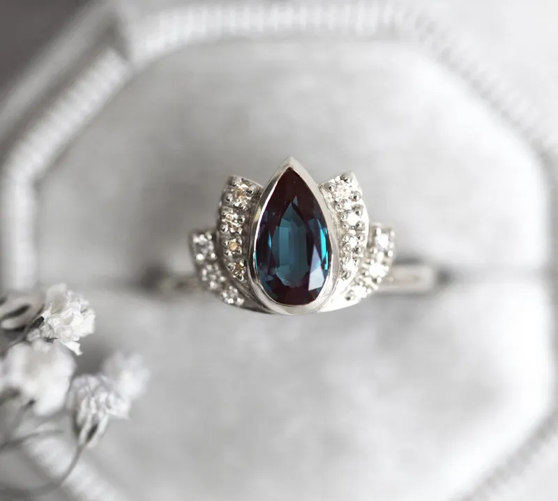 Lakshmi Alexandrite Ring vy 12
