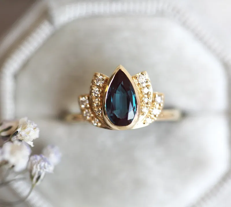 Lakshmi Alexandrite Ring vy 4