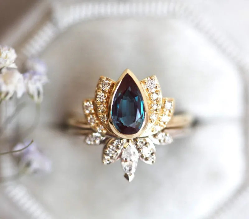 Lakshmi Alexandrite Ring Set vy 11