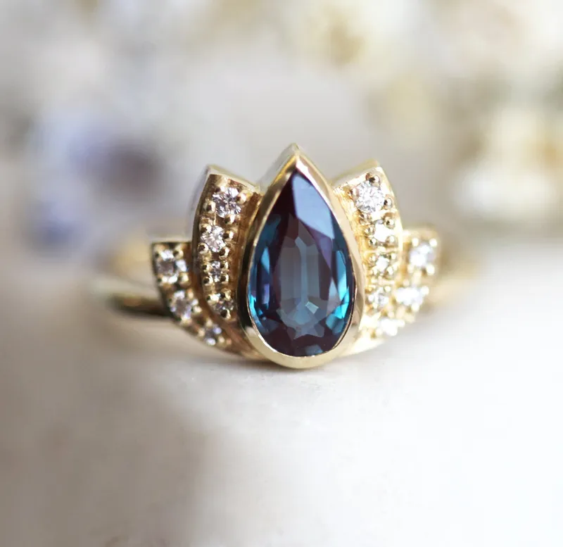 Lakshmi Alexandrite Ring Set vy 5