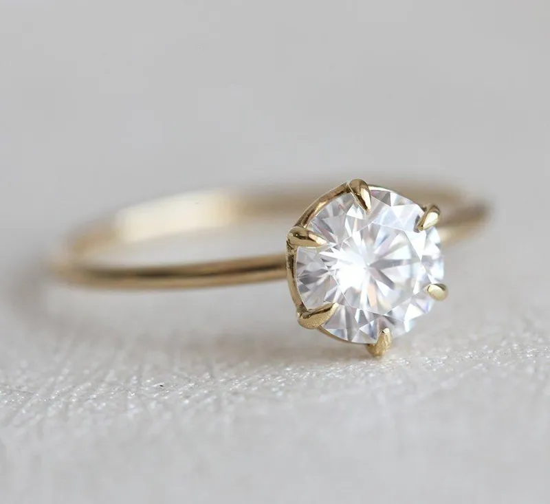 LAVINIA DIAMOND RING diamond round cut engagement ring
