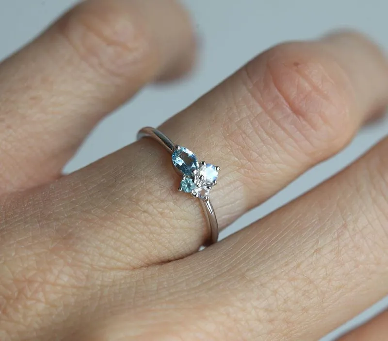 Layla Oval Aquamarine Cluster Ring vy 3