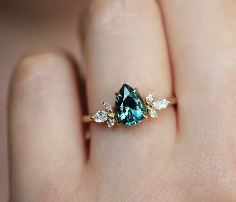 Leandra Sapphire Diamond Ring vy 2