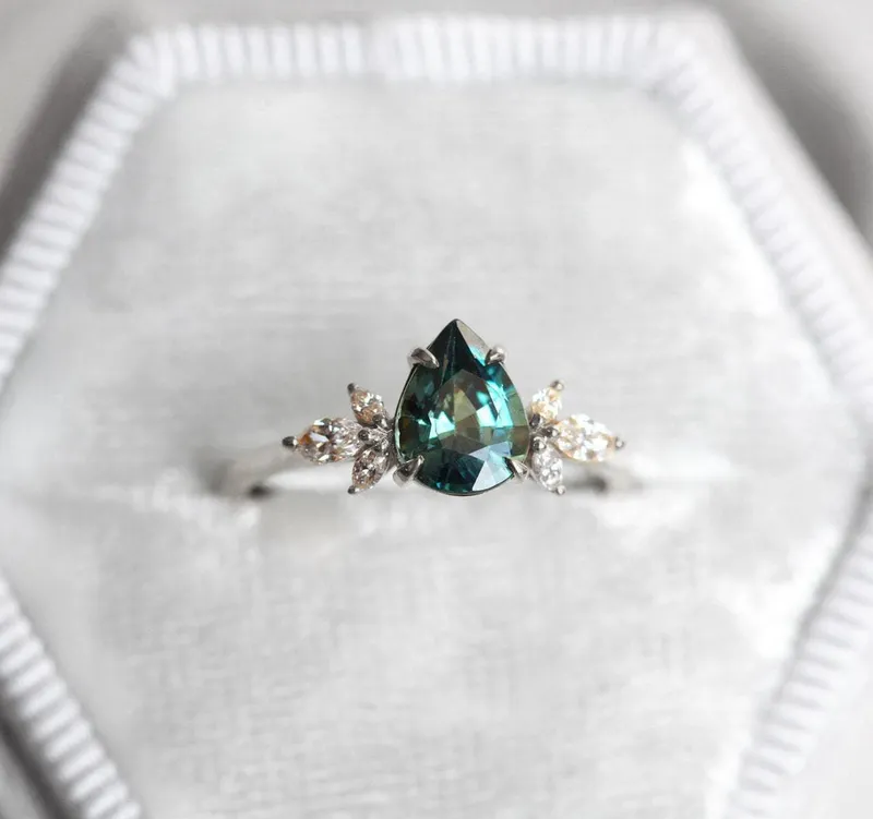 Leandra Sapphire Diamond Ring vy 6