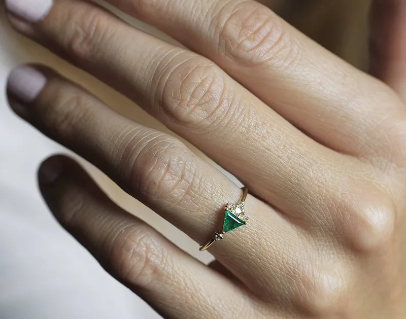 Lena Triangle Emerald Diamond Cluster Ring vy 4