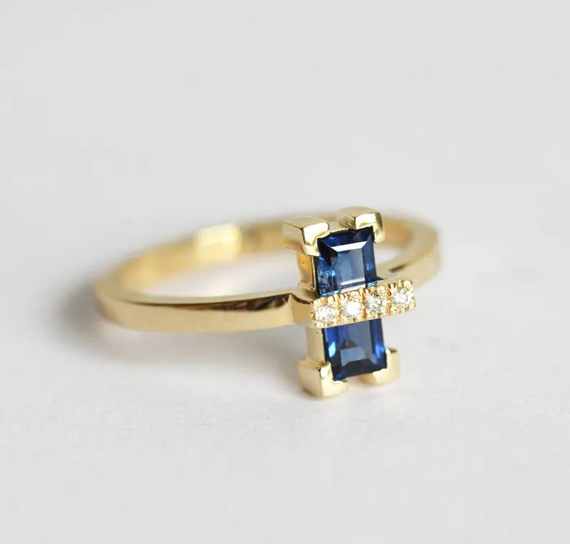 LILLIAN BLUE SAPPHIRE DIAMOND RING vy 2