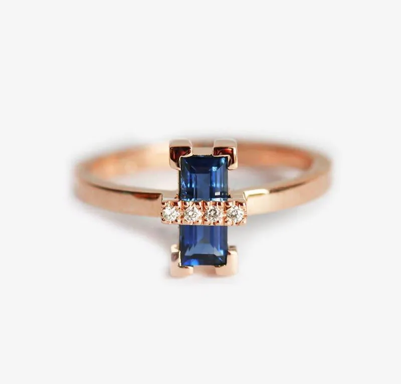 LILLIAN BLUE SAPPHIRE DIAMOND RING vy 4