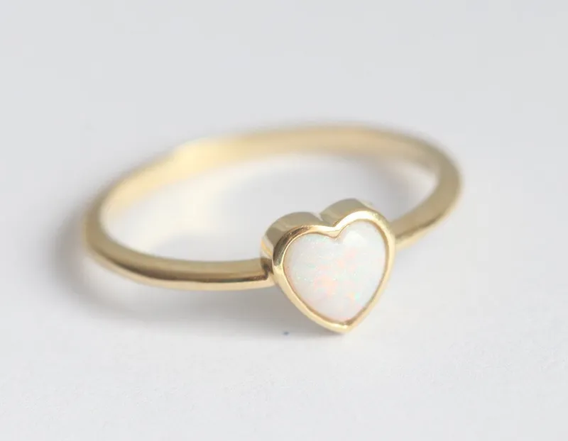 Lois Heart Opal Ring vy 3