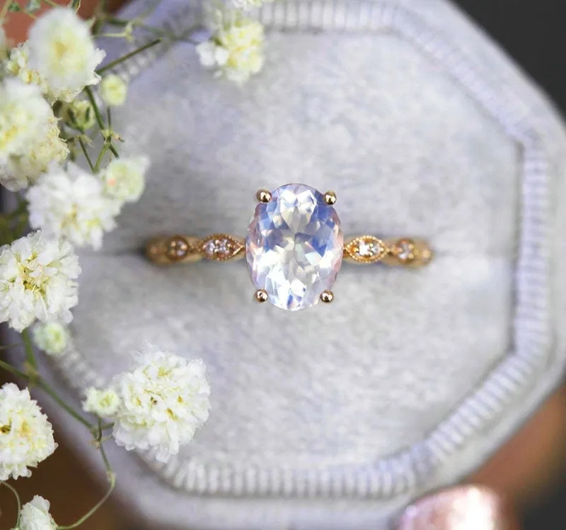 LORNA VINTAGE OVAL MOONSTONE RING vy 11