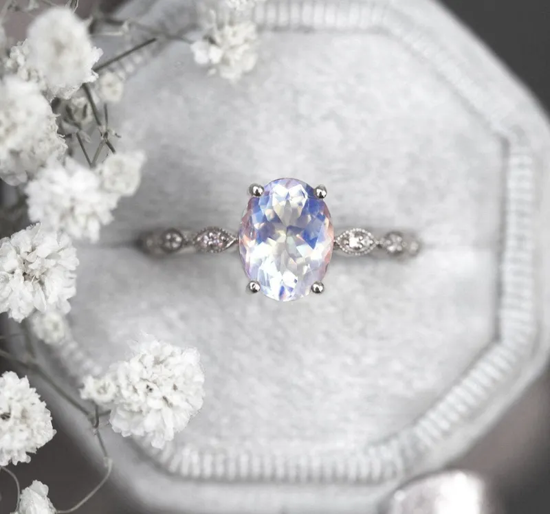 LORNA VINTAGE OVAL MOONSTONE RING vy 12
