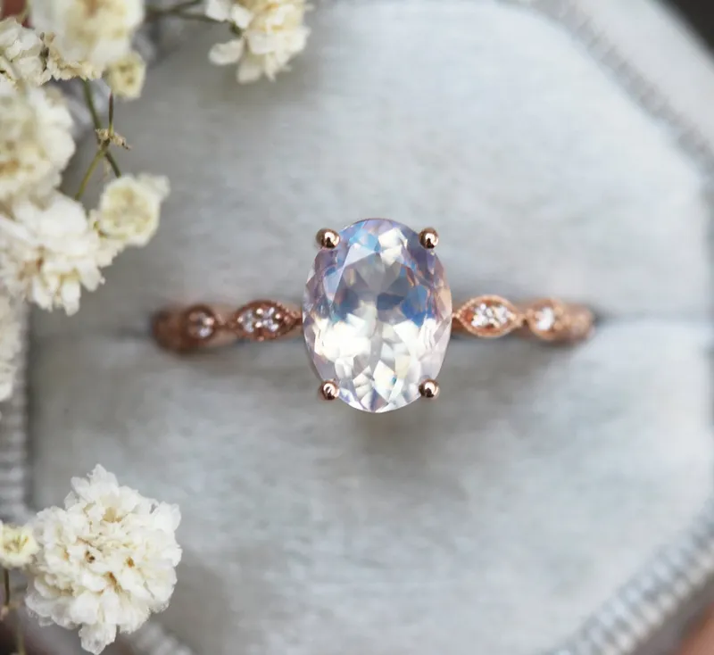 LORNA VINTAGE OVAL MOONSTONE RING vy 8