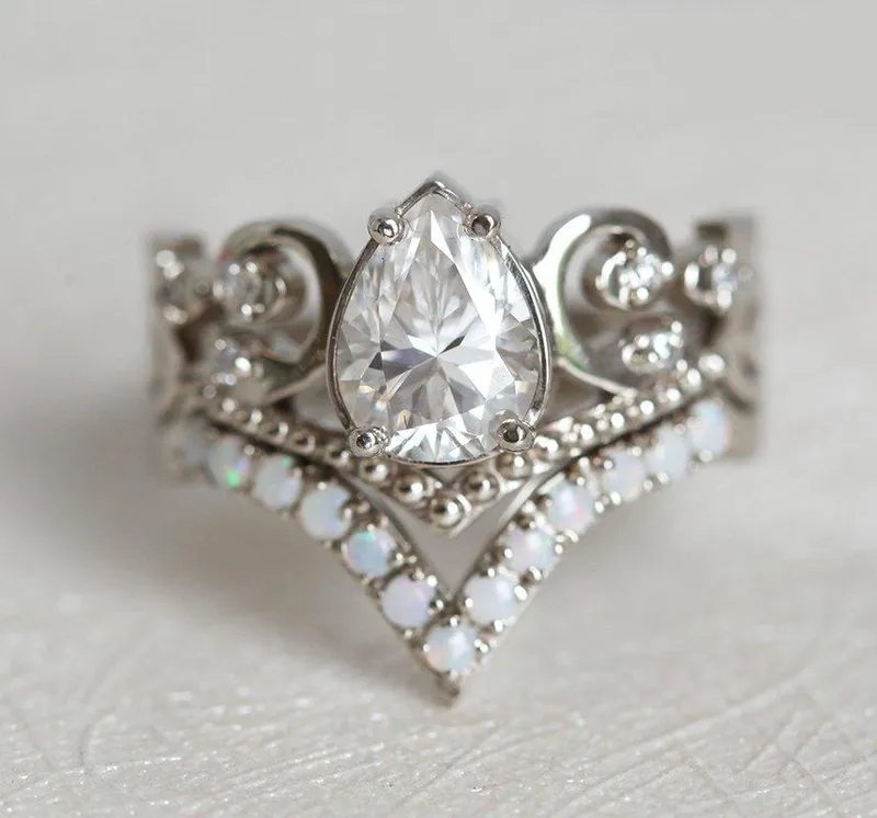 MAXINE PEAR MOISSANITE RING SET vy 2