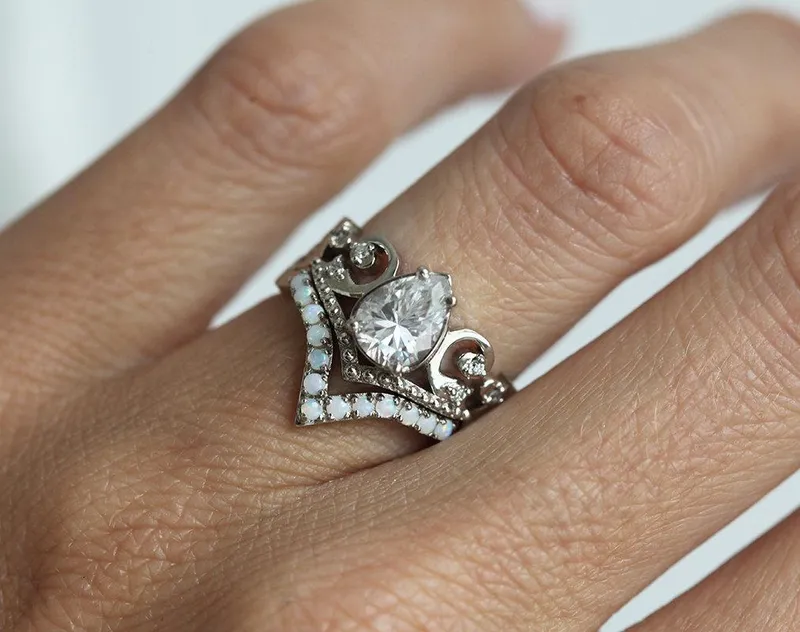 MAXINE PEAR MOISSANITE RING SET vy 4