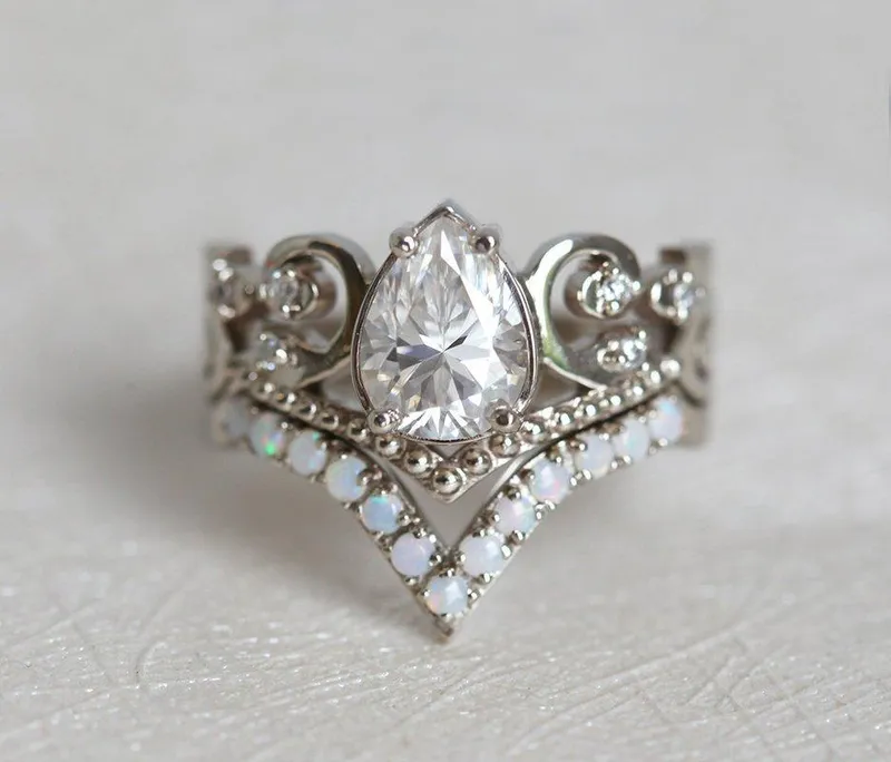 MAXINE PEAR MOISSANITE RING SET vy 6