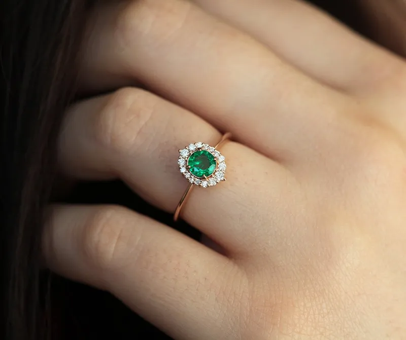 MACIE EMERALD RING vy 5
