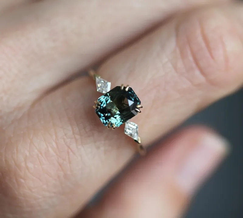 MAEVE SAPPHIRE DIAMOND RING vy 5