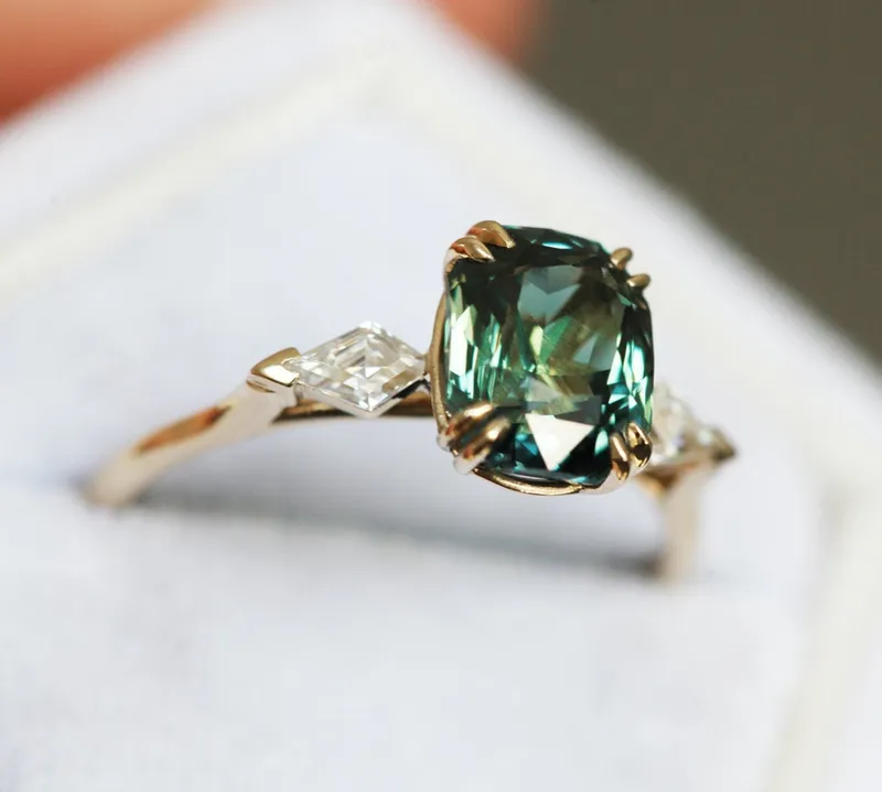 MAEVE SAPPHIRE DIAMOND RING vy 6