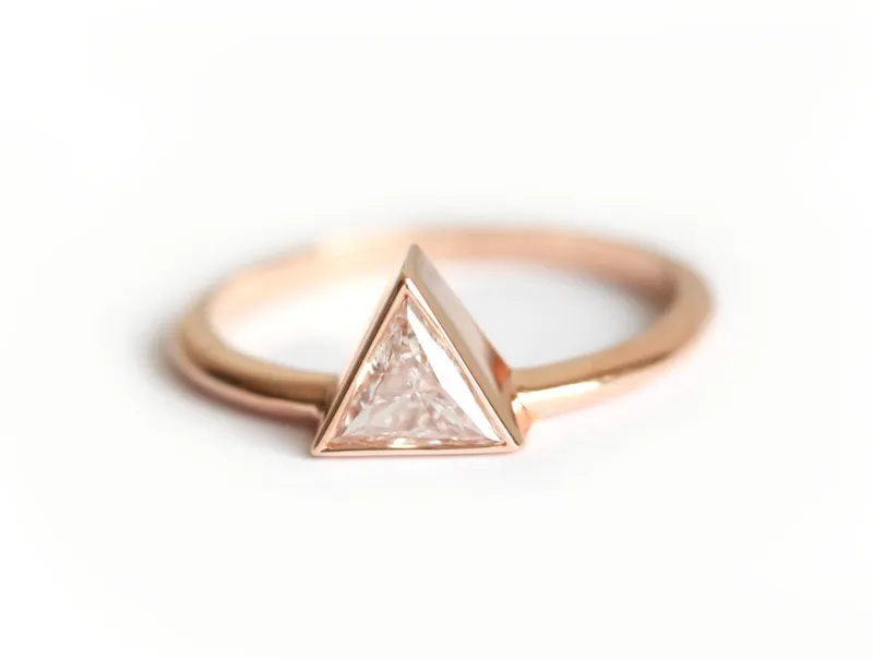 Maribel Triangle Diamond Ring vy 3