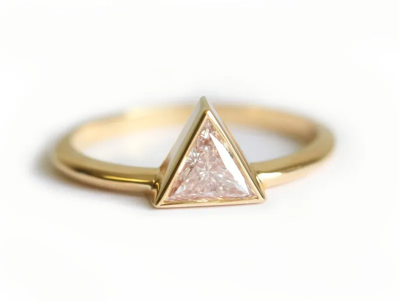 Maribel Triangle Diamond Ring vy 6