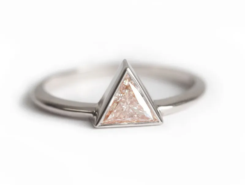 Maribel Triangle Diamond Ring vy 7
