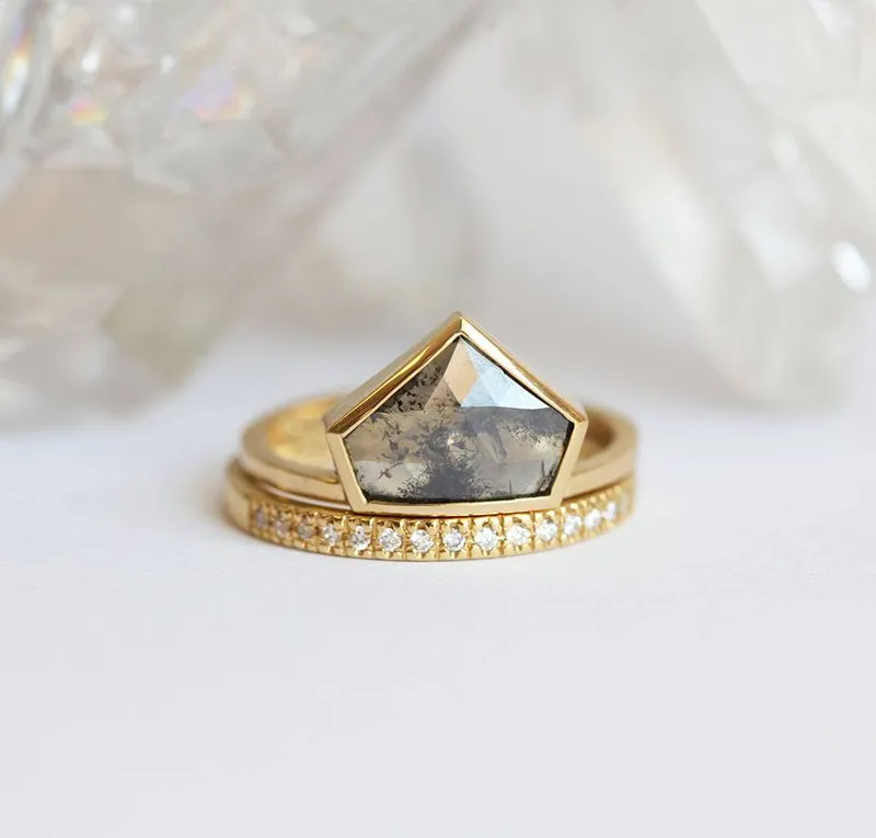 Matilda Salt & Pepper Diamond Ring vy 5