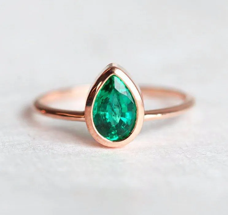 Miriam Pear Emerald Ring vy 6