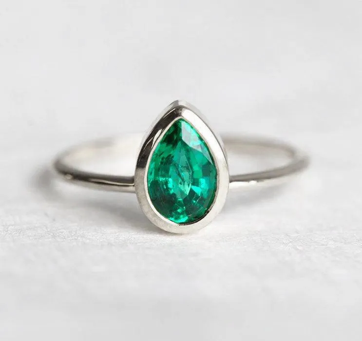 Miriam Pear Emerald Ring vy 7