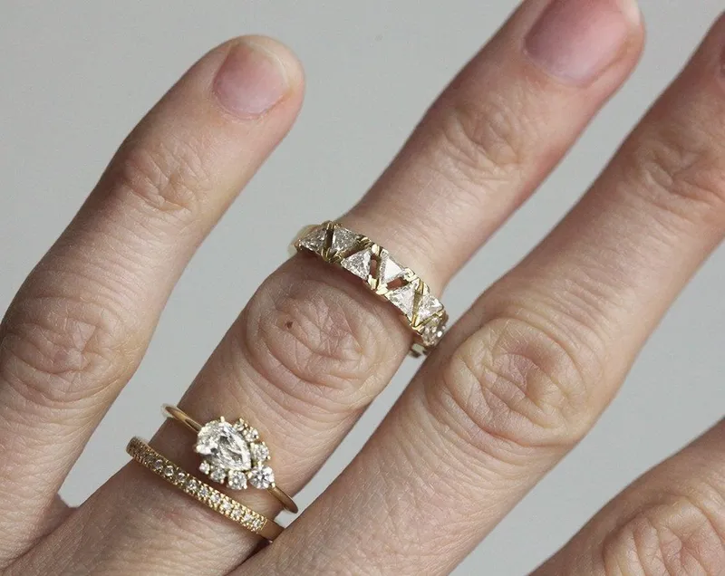 MODERN ART DECO TRIANGLE DIAMOND BAND vy 5