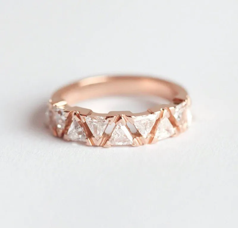 MODERN ART DECO TRIANGLE DIAMOND BAND vy 6