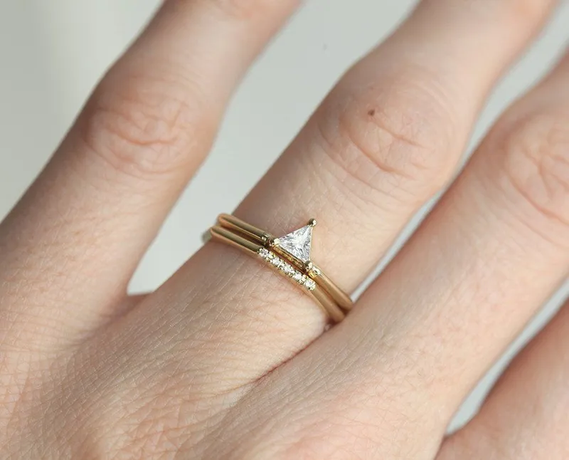 MODERN TRIANGLE DIAMOND RING SET view 2