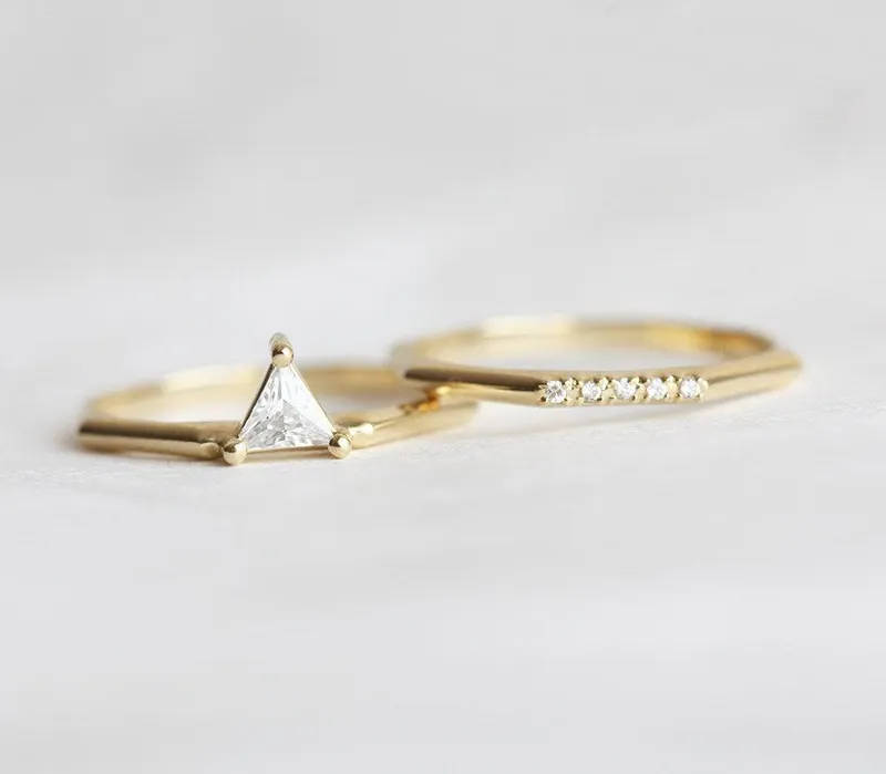 MODERN TRIANGLE DIAMOND RING SET view 3