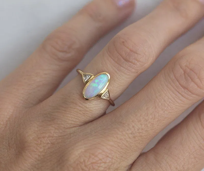 Montserrat Oval Opal Ring vy 5