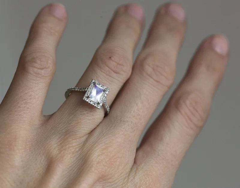 MOONSTONE ENGAGEMENT RING, 0.9 CARAT, WITH FULL DIAMOND HALO vy 2